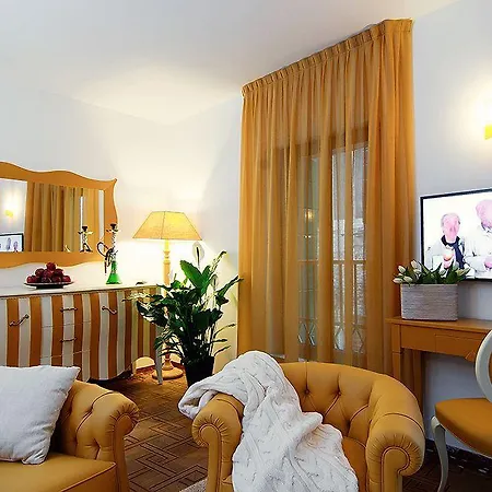 Ad Place 4* البندقية