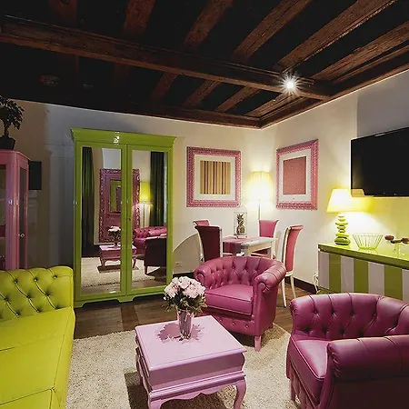 Ad Place 4* البندقية