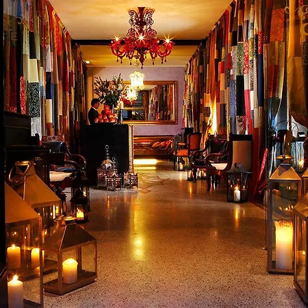 فندق Ad Place 4*